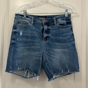 Super stretchy & comfy Judy Blue shorts - great condition.